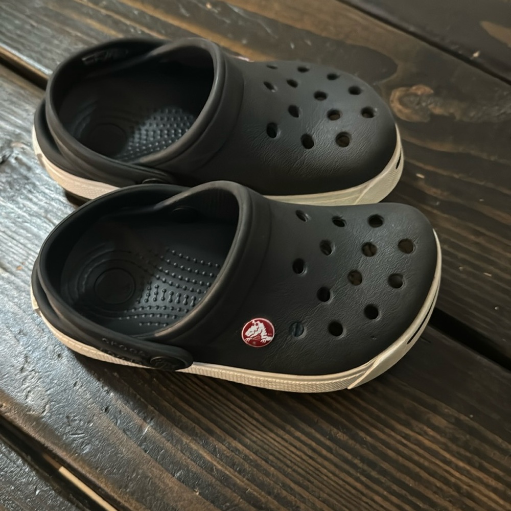 Crocs Size 6